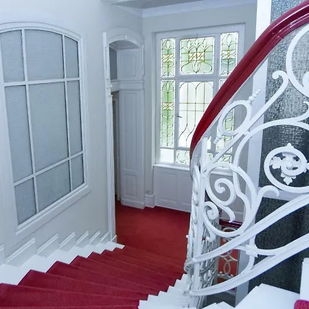 Royal Center Apartman *